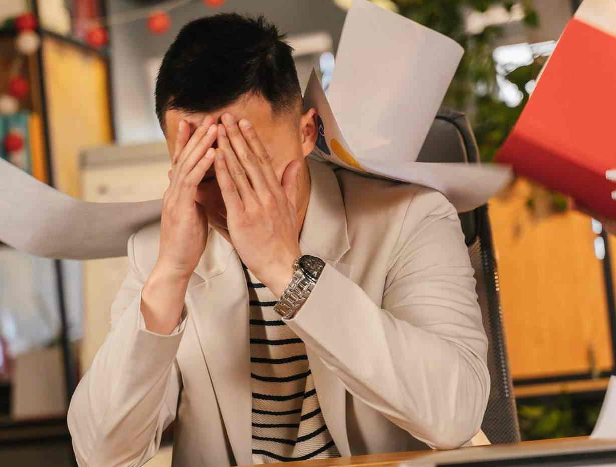 entrepreneur struggling with business